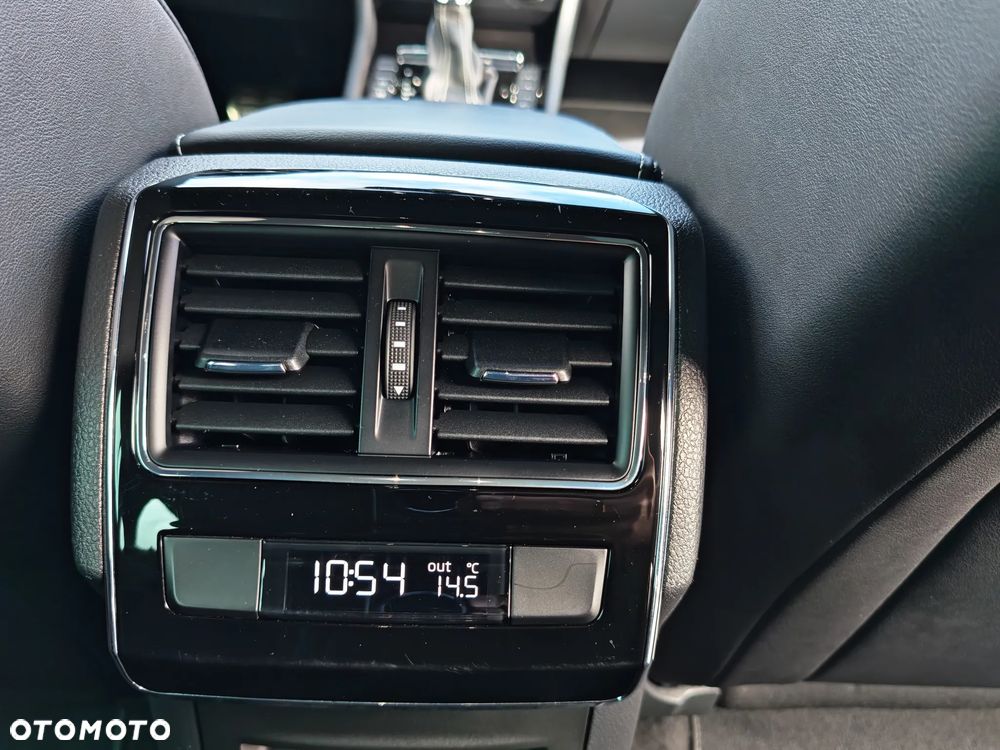 Skoda Superb 2.0 TDI DSG Sportline - 26