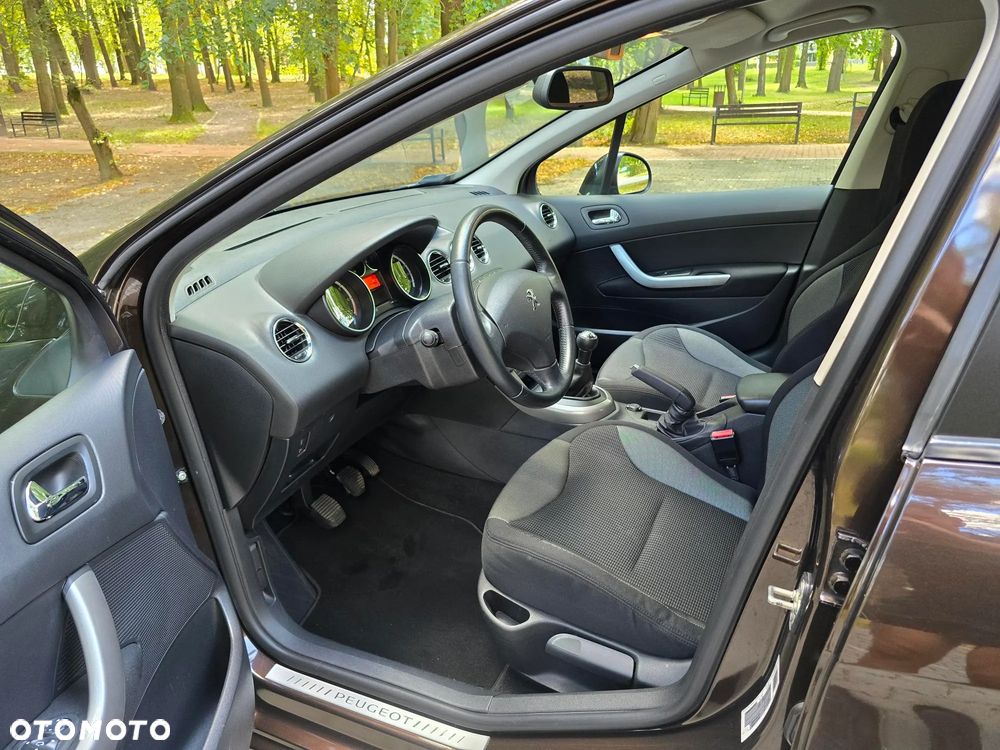 Peugeot 308 1.6 Premium - 12