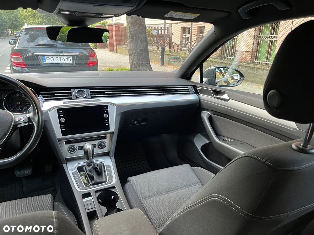 Volkswagen Passat 2.0 TDI SCR DSG Comfortline - 31