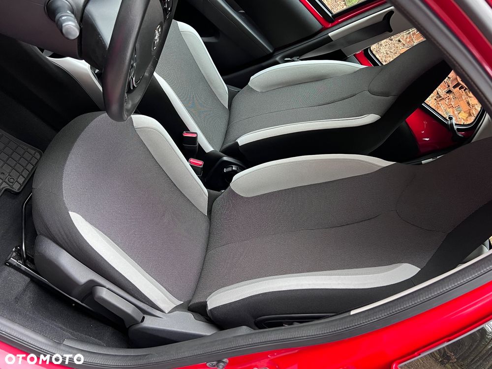 Toyota Aygo x-play - 17