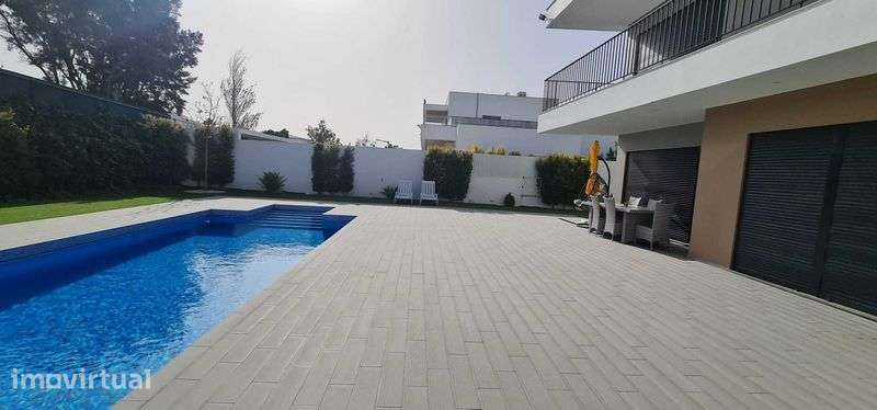 VIVENDA T4 INDEPEDENTE COM PISCINA A VENDA EM ALVOR - Grande imagem: 3/12