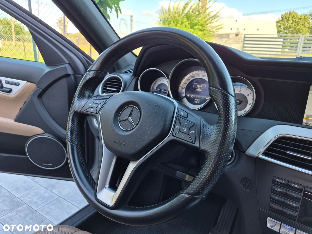 Mercedes-Benz Klasa C 300 CDI BlueEff 4-Matic Avantgarde - 35
