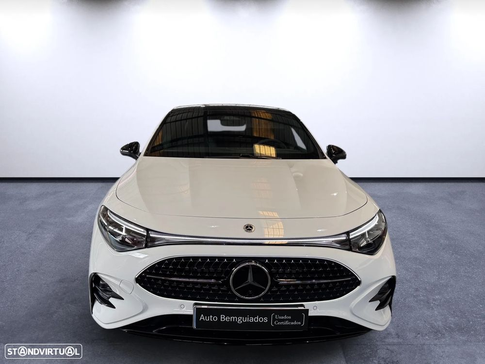 Mercedes-Benz CLA 180 Standard - 4