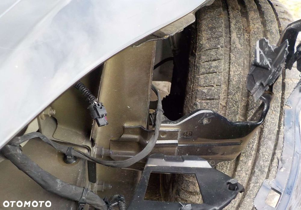 Tesla Model 3 Langstreckenbatterie Allradantrieb Dual Motor Performance - 8