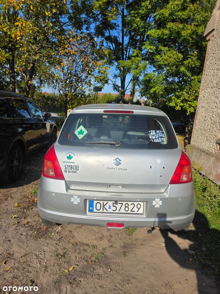 Suzuki Swift 2005 photo 3