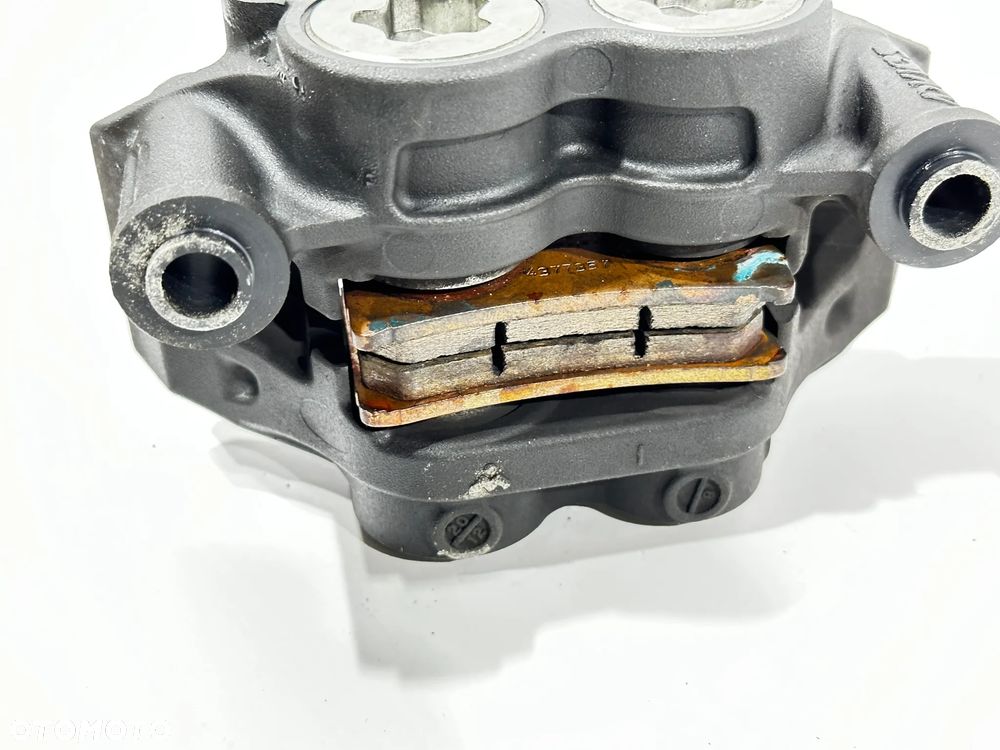Zacisk hamulca przód Yamaha T-Max 560 530 20-23r - 2