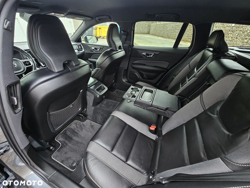 Volvo V60 D3 Geartronic R-Design - 27