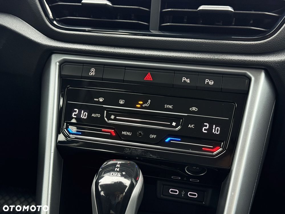 Volkswagen T-Roc - 8