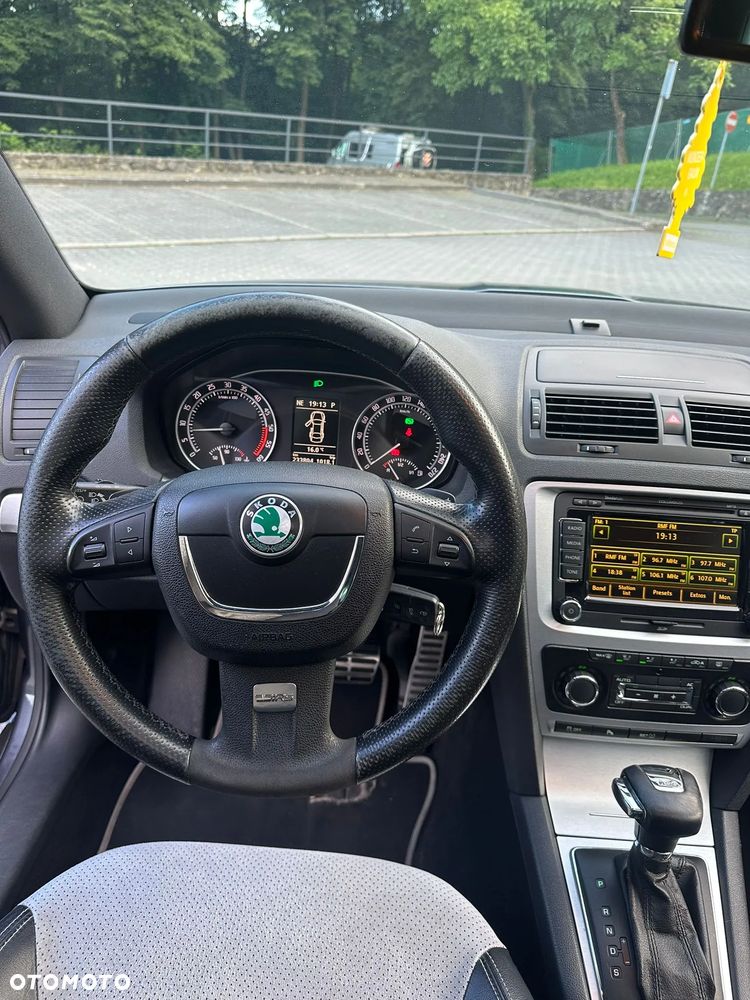 Skoda Octavia 2.0 TDI CR DPF DSG RS - 8