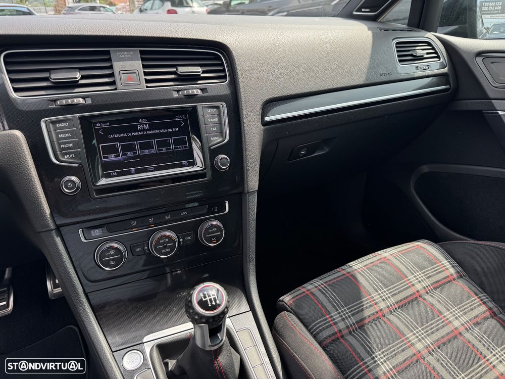 VW Golf GTI Performance BlueMotion - 20
