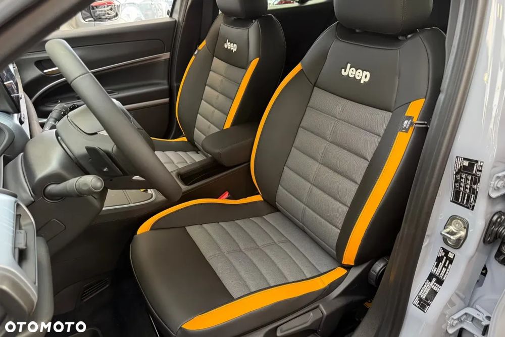 Jeep Avenger 1.2 T3 mHEV The North Face 4xe eDCT6 - 10