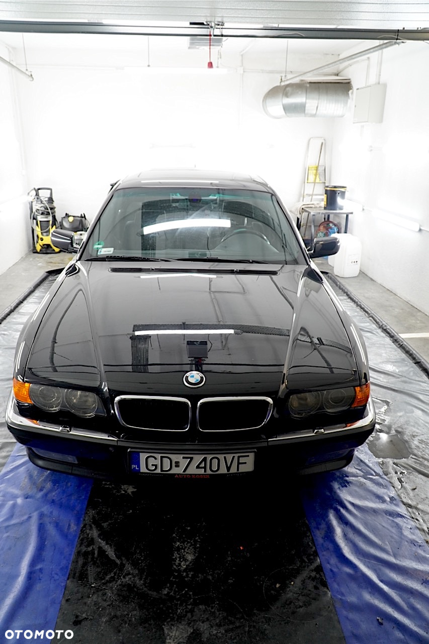 BMW Seria 7 740i - 2
