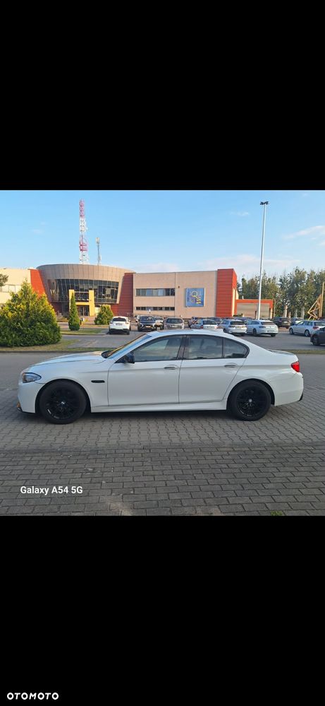 BMW Seria 5 528i - 2
