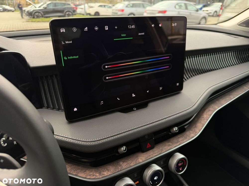 Skoda Superb 2.0 TDI SCR 4x4 L&K DSG - 19