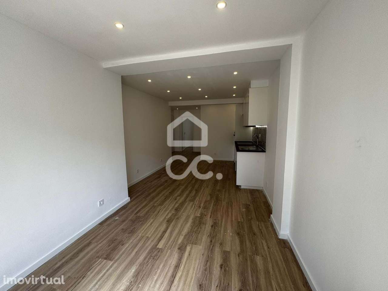 Apartamento Renovado com Terraço em Algueirão-Mem Martins - Grande imagem: 2/16