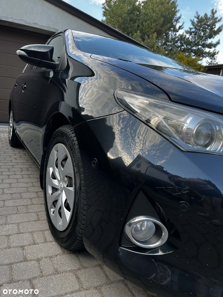 Toyota Auris 1.6 Premium + - 3