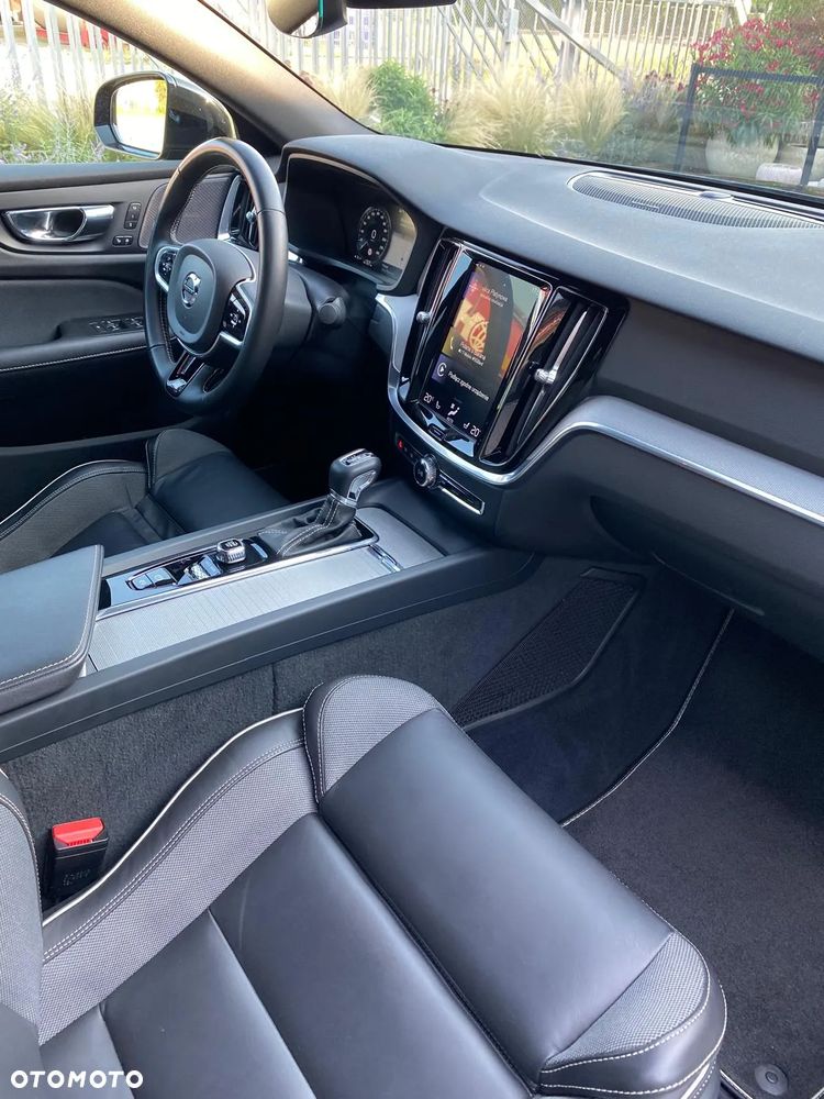 Volvo S60 T4 R-Design - 21