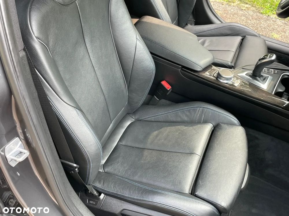 BMW Seria 3 330i xDrive Edition M Sport Shadow - 13