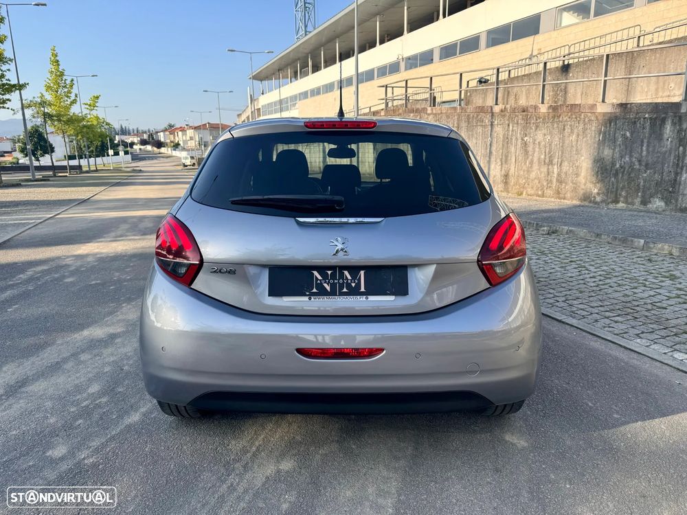 Peugeot 208 1.2 PureTech Signature - 10