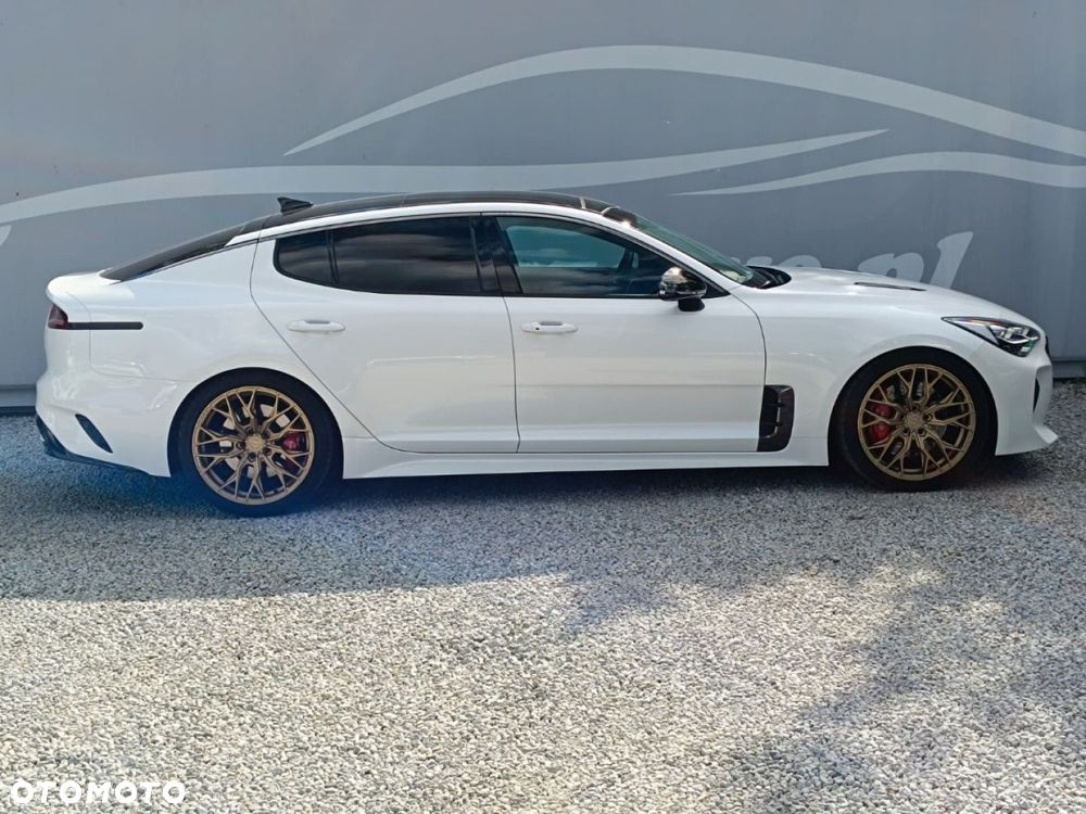 Kia Stinger - 13