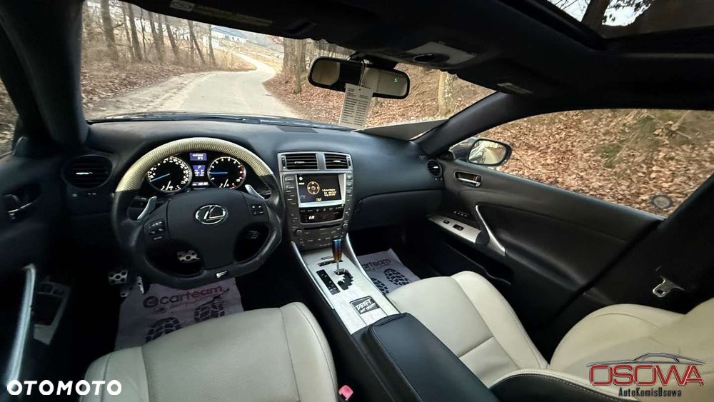 Lexus IS - 26