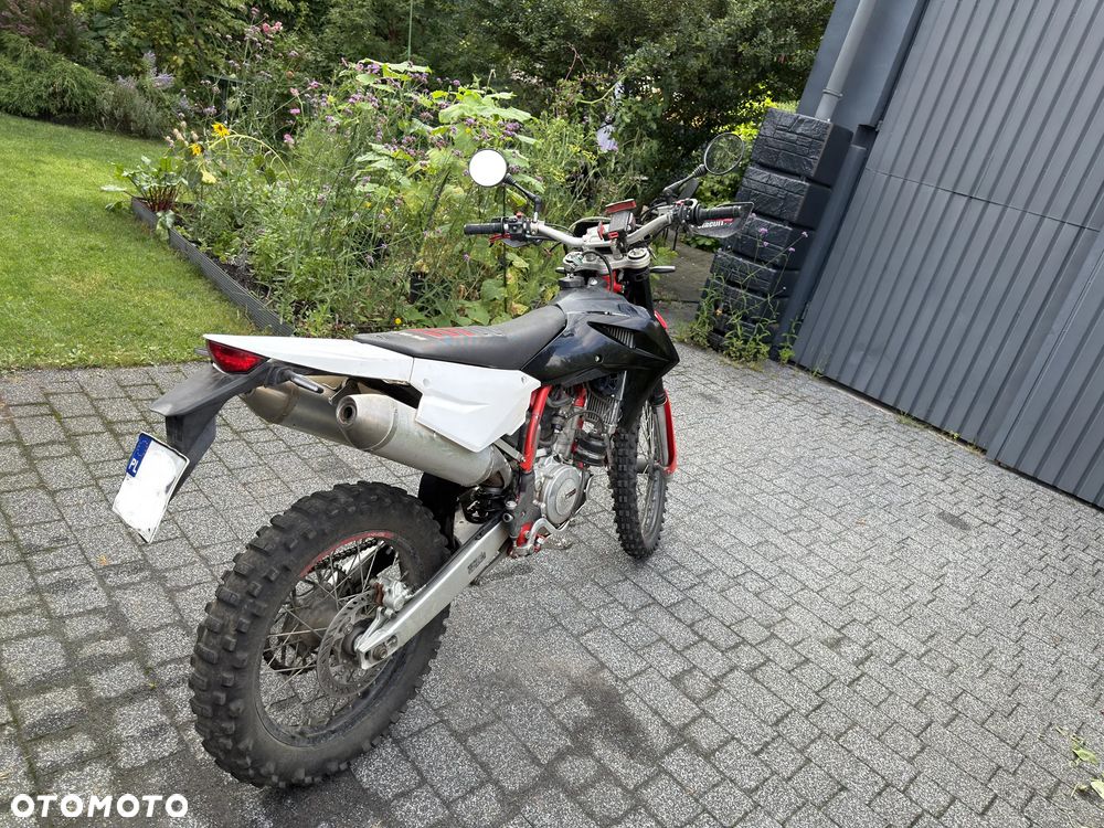 SWM RS 300 R - 3