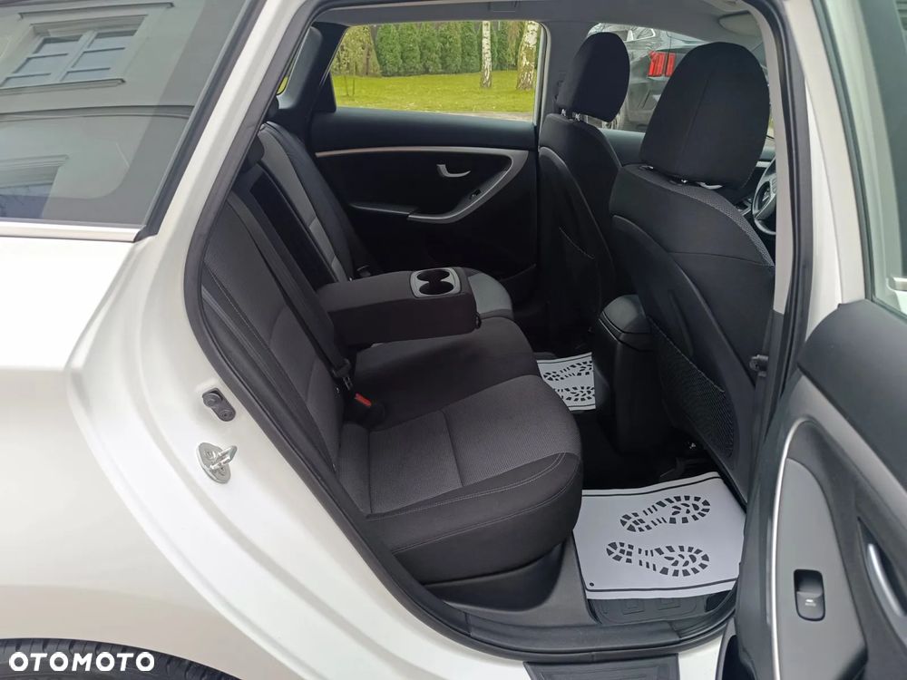 Hyundai i30 blue Kombi 1.6 GDi Style - 35