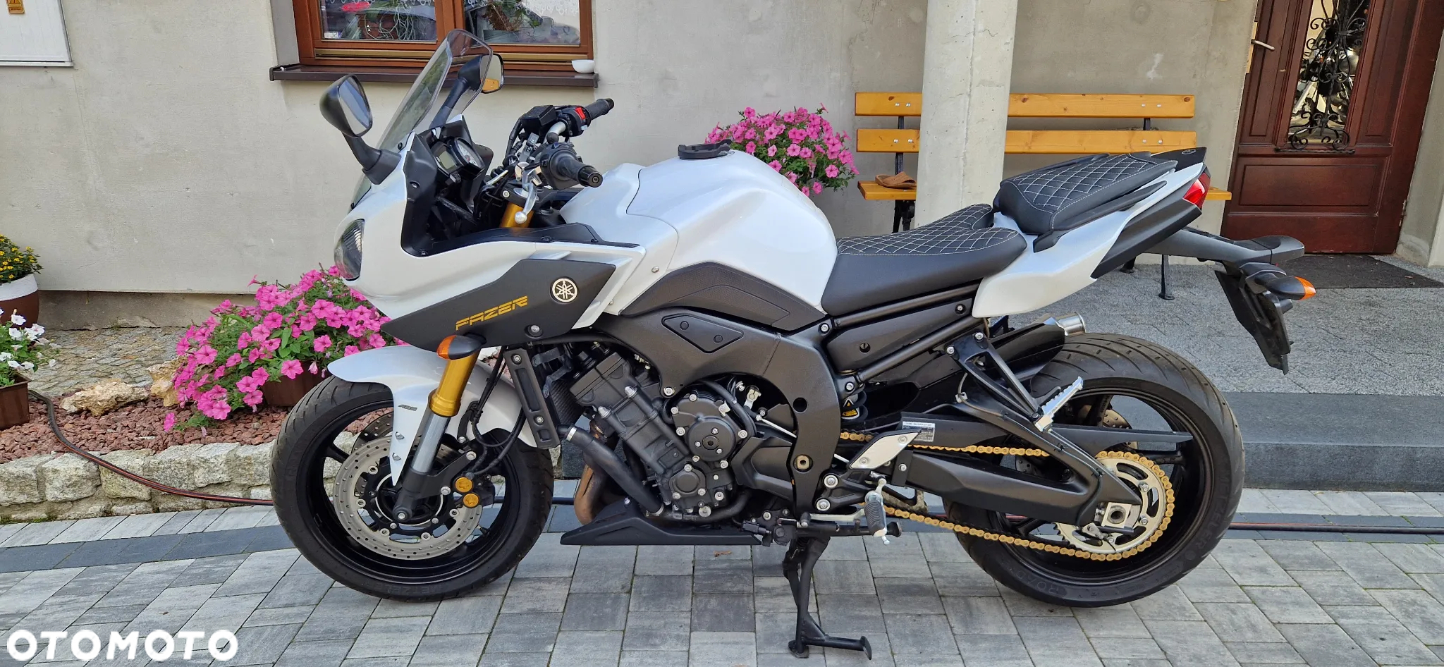 Yamaha FZ - 11