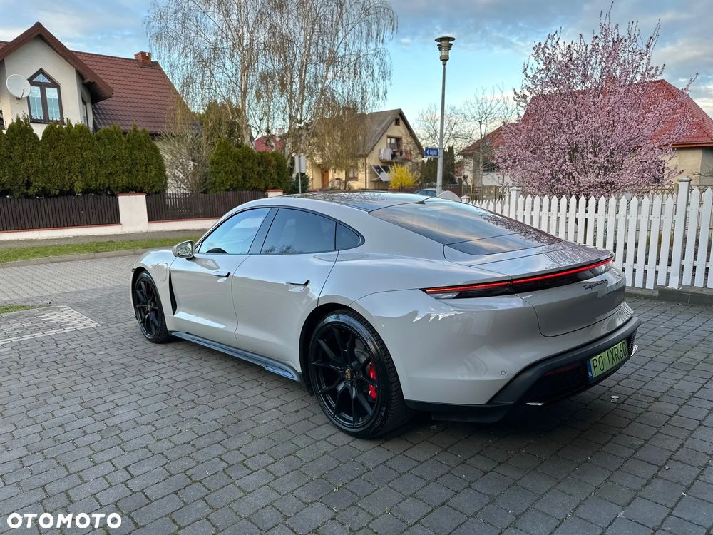 Porsche Taycan - 3