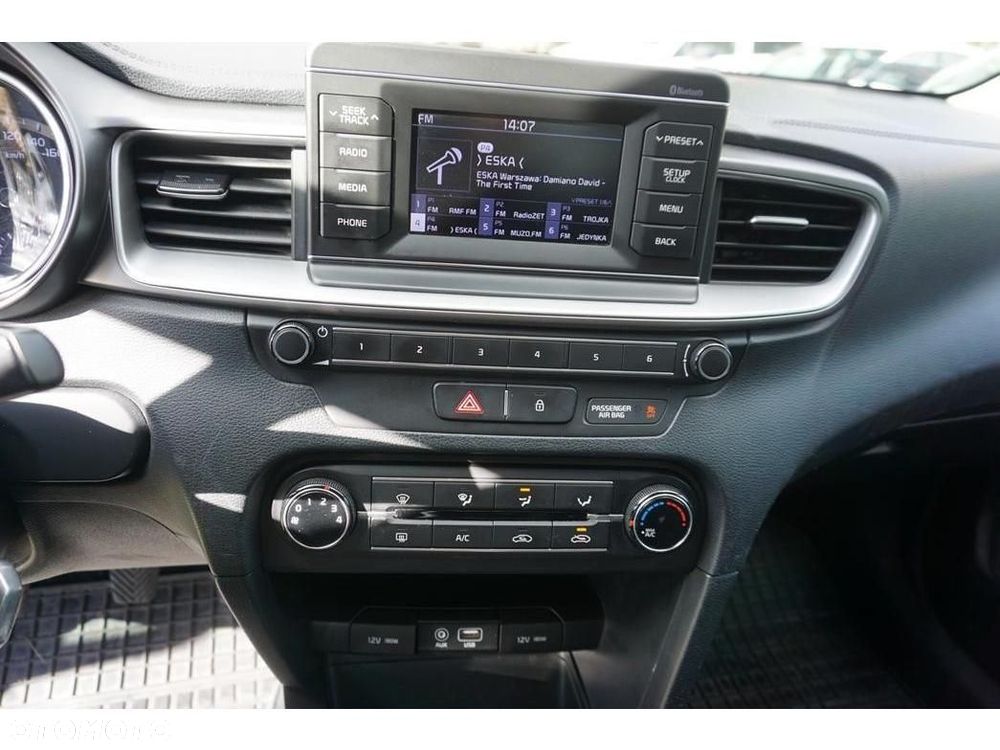 Kia Ceed - 21
