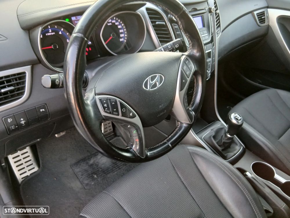 Hyundai i30 CW 1.6 CRDi Comfort - 14