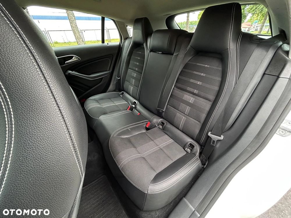 Mercedes-Benz CLA - 14