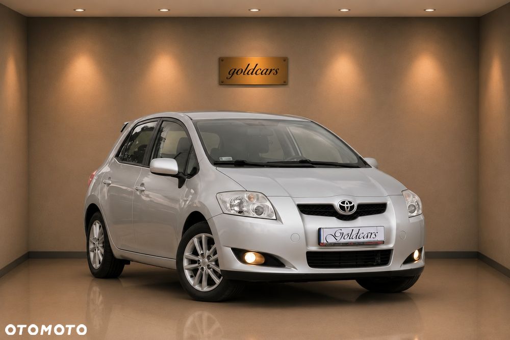 Toyota Auris 1.6 Luna - 1