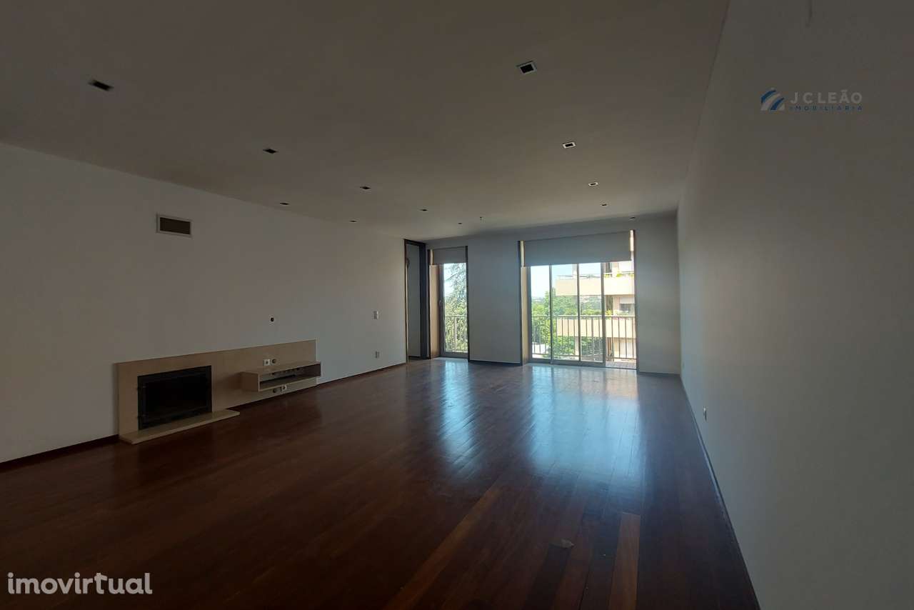 Apartamento T3 com 180 m2 no condomínio dos Choupos em Santo Tirso - Grande imagem: 4/29