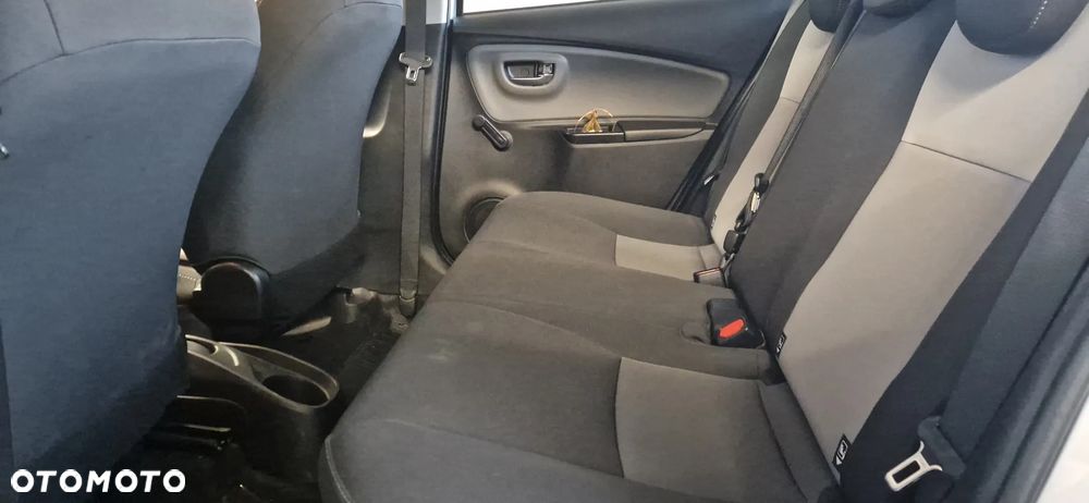 Toyota Yaris 1.5 Premium CVT - 13