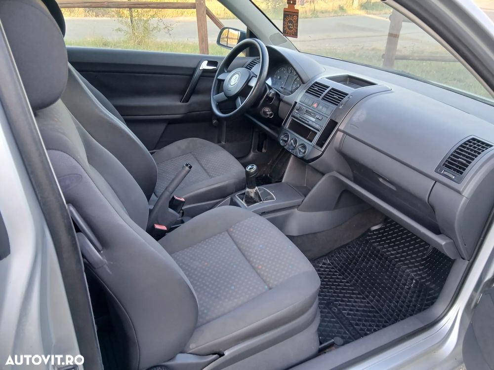 Volkswagen Polo 1.2 Attractive - 9