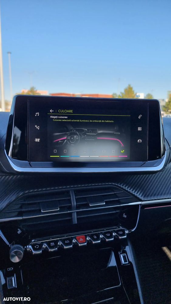 Peugeot 208 1.2 L PureTech STT EAT8 GT Line - 26