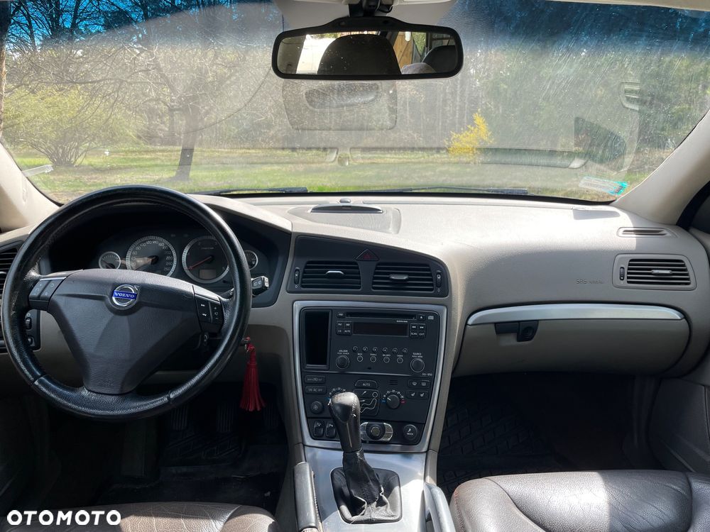 Volvo XC 70 D5 AWD Momentum - 7