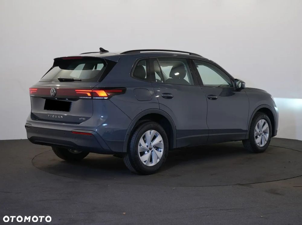 Volkswagen Tiguan - 2