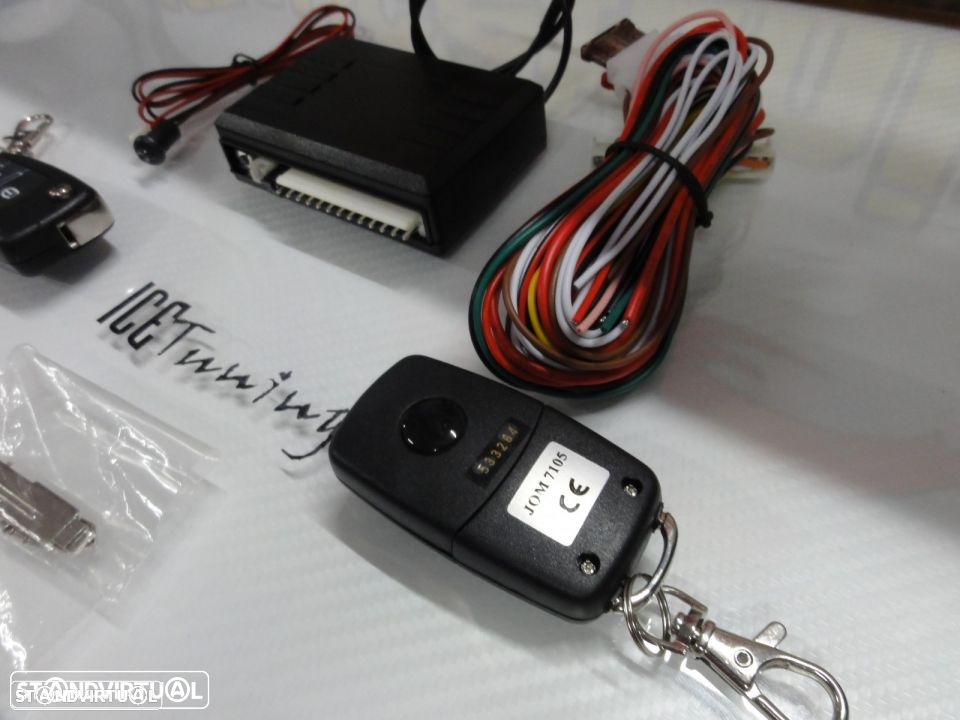 Kit fecho central universal + 2 comandos com chave retrátil tipo Audi / VW (compatível com fecho central original do veículo) - 6