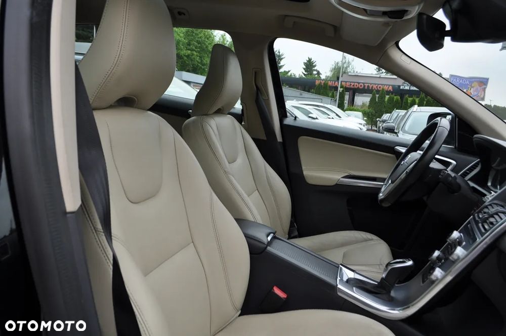 Volvo XC 60 D4 AWD Summum - 30
