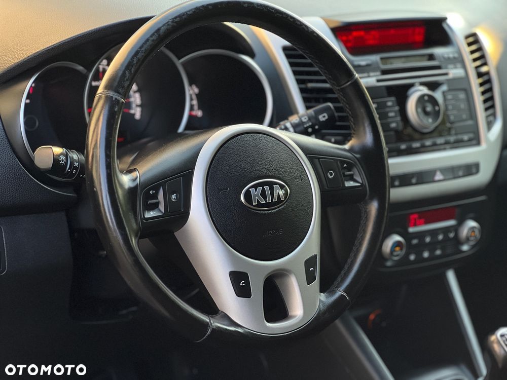 Kia Venga 1.4 CVVT UEFA EURO 2016 - 18