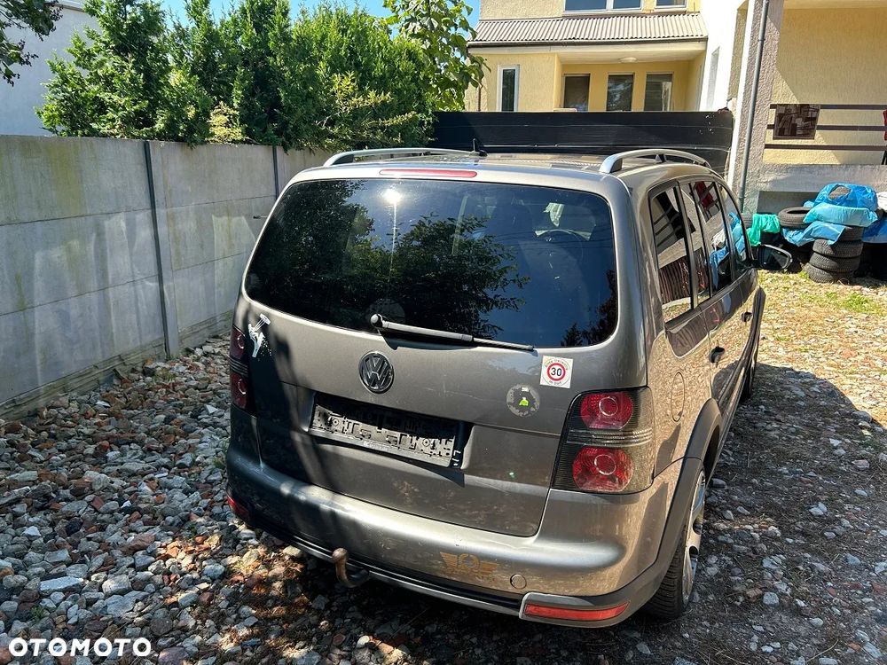 Volkswagen Touran 2.0 TDI DPF Cross - 7