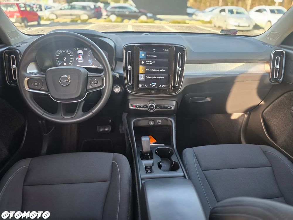 Volvo XC 40 T3 Momentum Pro - 30