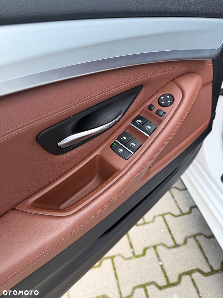 BMW Seria 5 ver-5er-touring-diesel-m-sport-edition - 16