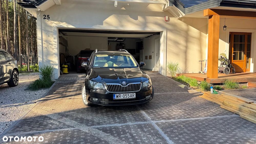 Skoda Superb 2.0 TSI Platinum DSG - 2