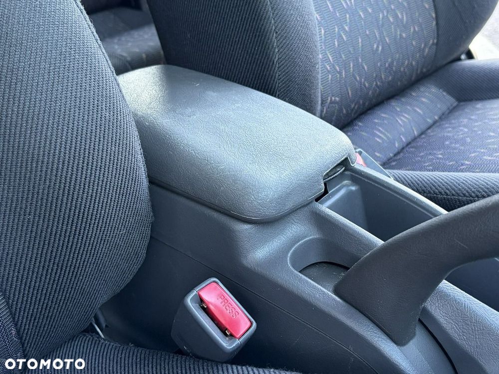 Mitsubishi Colt - 17