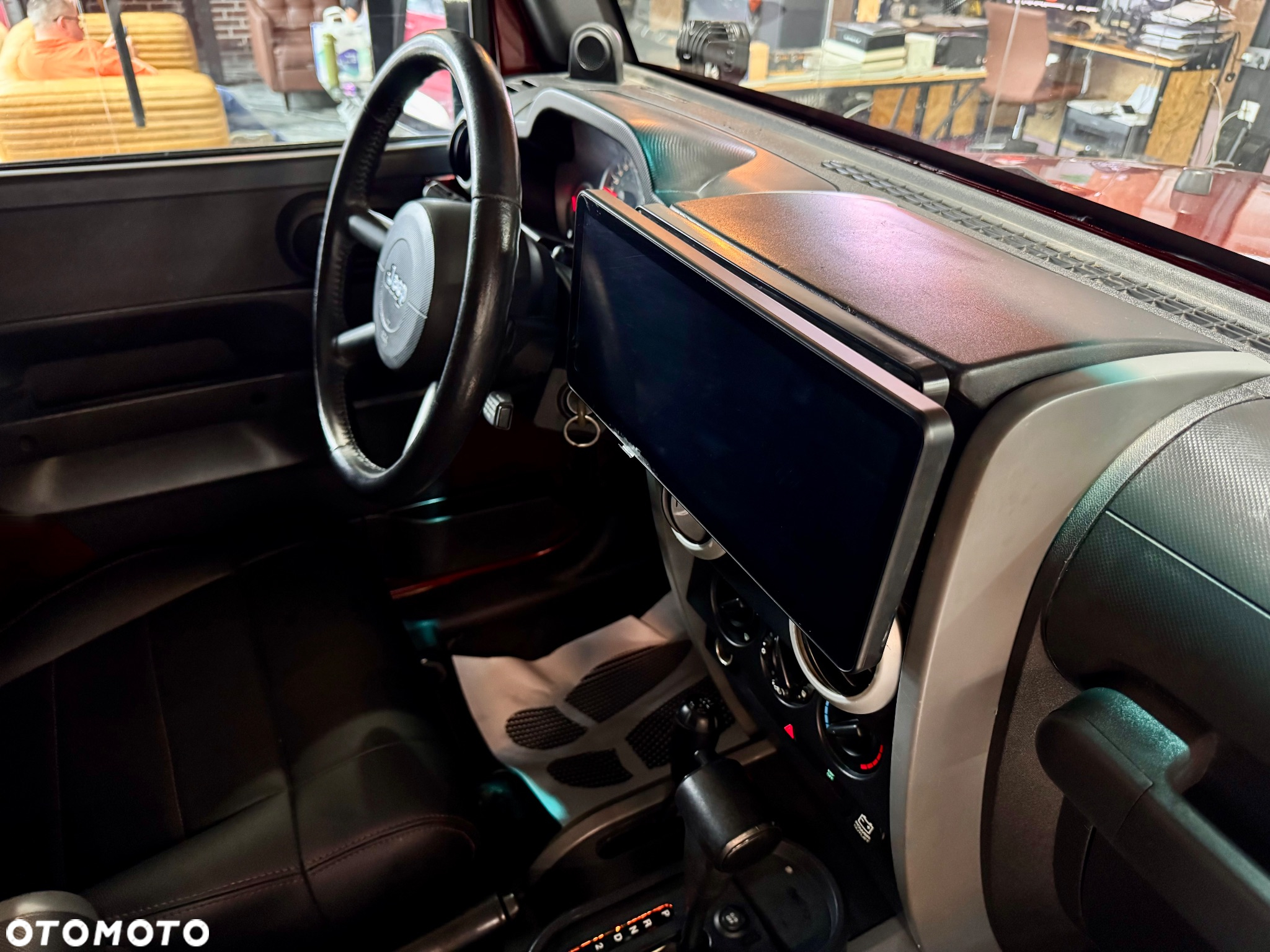 Jeep Wrangler - 28