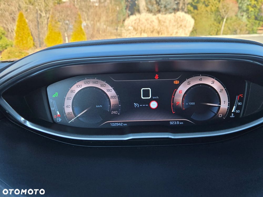 Peugeot 3008 1.2 PureTech Allure S&S - 34