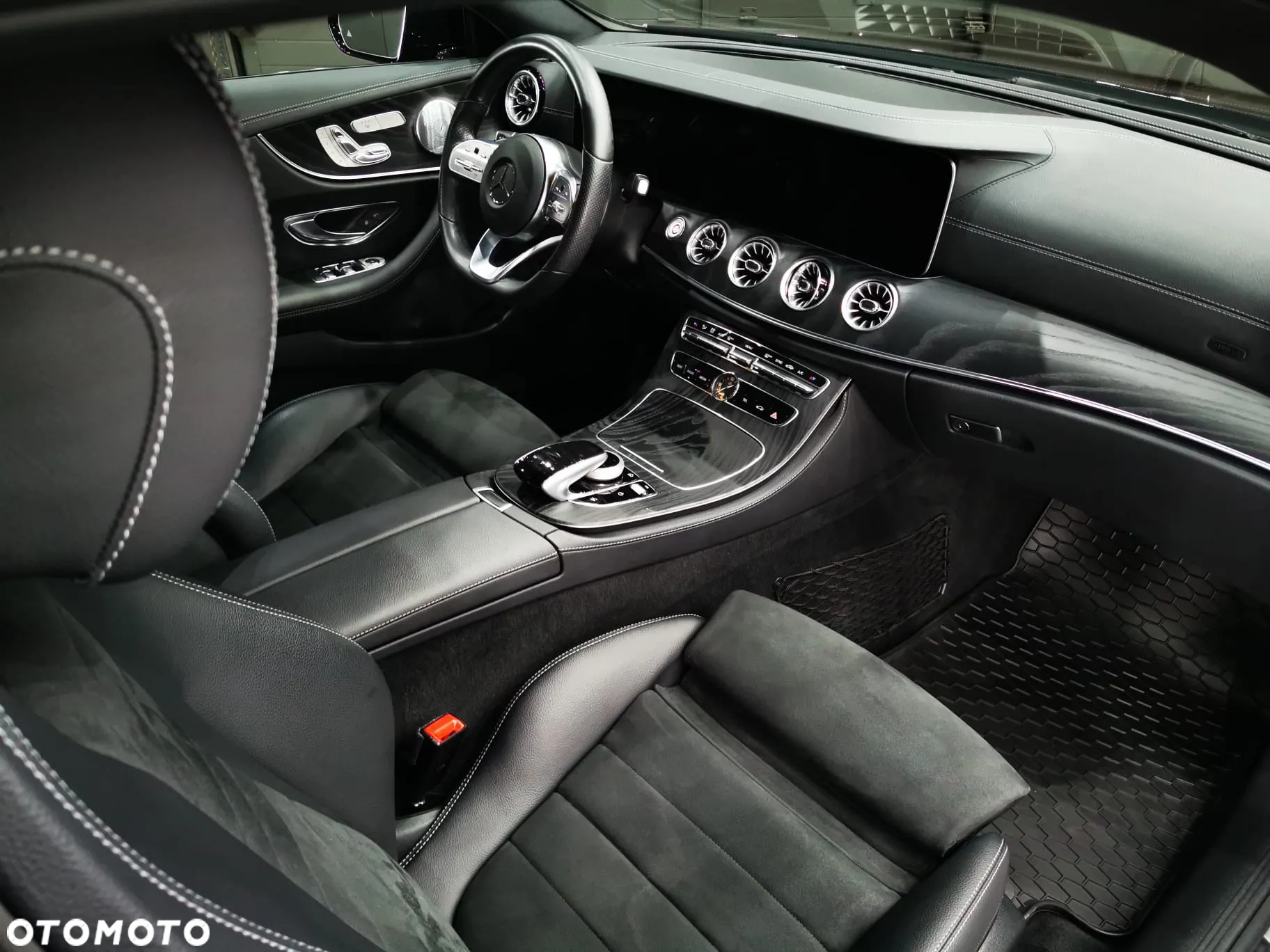 Mercedes-Benz Klasa E 220 d Coupe 4-Matic 9G-TRONIC - 8